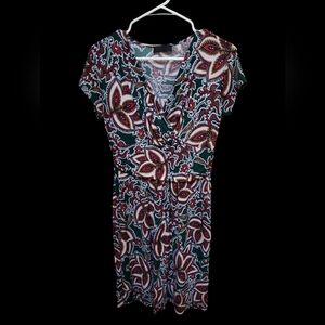 Paisley print dress size medium. V neck line. Above knee length